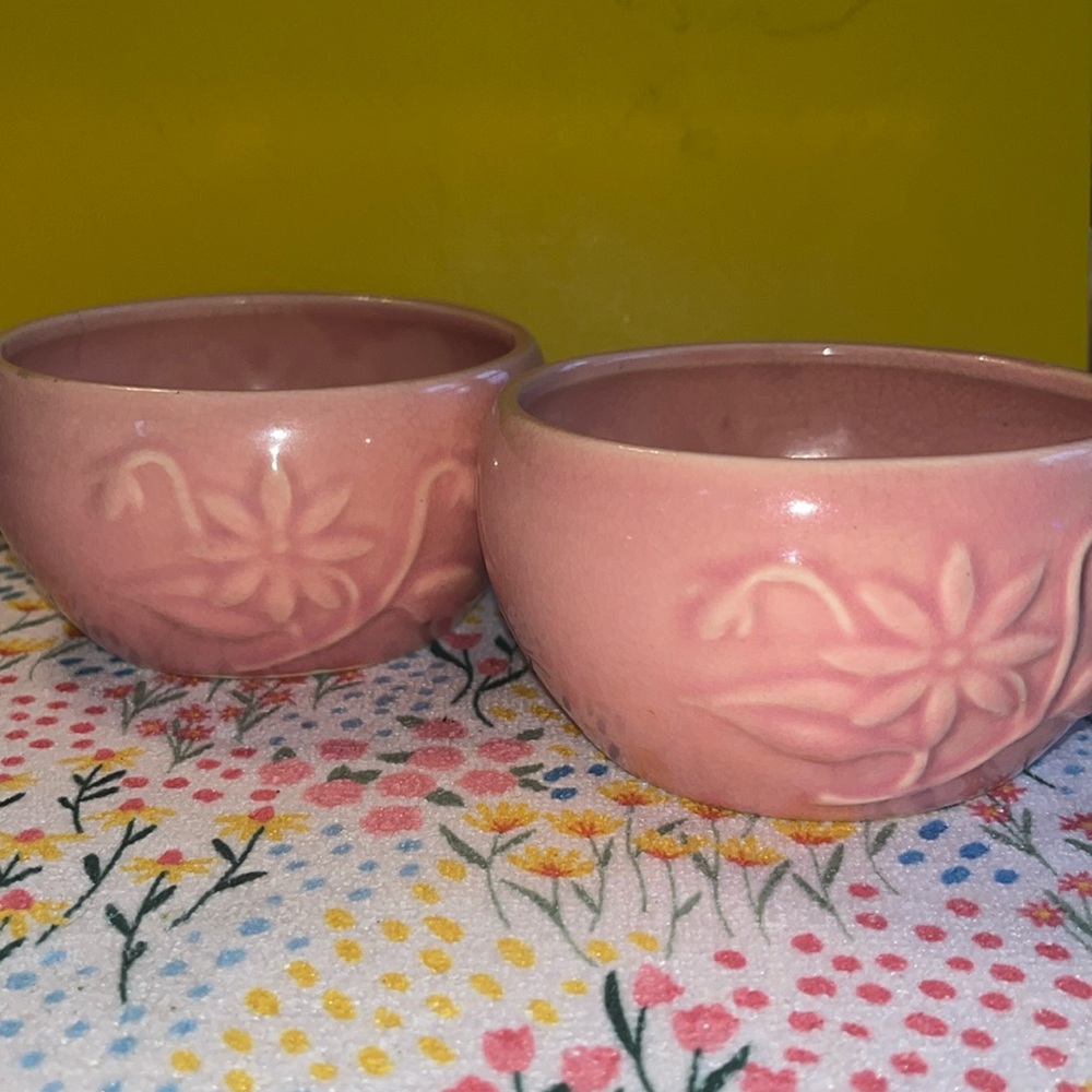 Set of 2 McCoy pink ceramic planter pots bowls with flower and leaf details